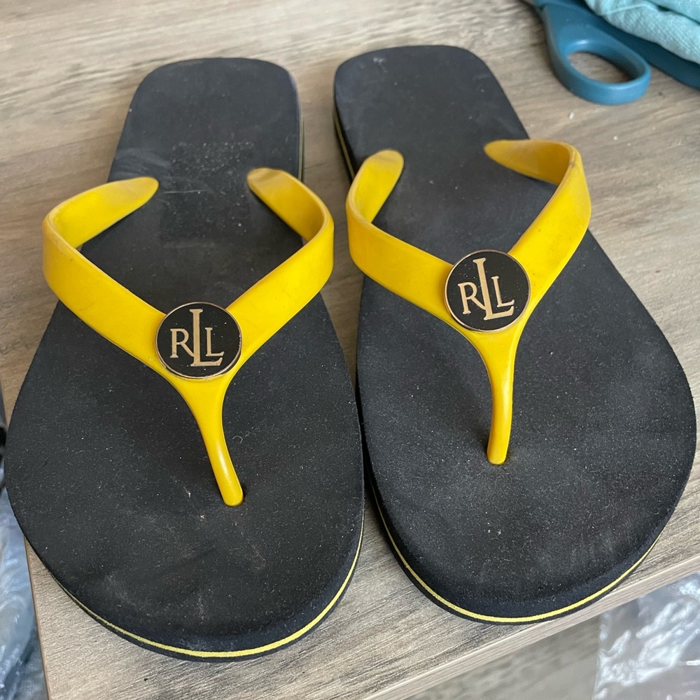 Lauren Ralph Lauren Elissa 11 Black Thong Sandals Yellow strap logo Accent 7-8